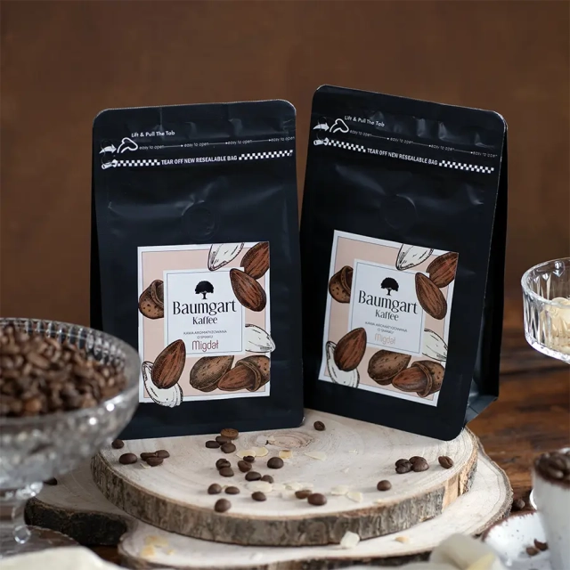 kawa-migdalowa-aranzacja.webp