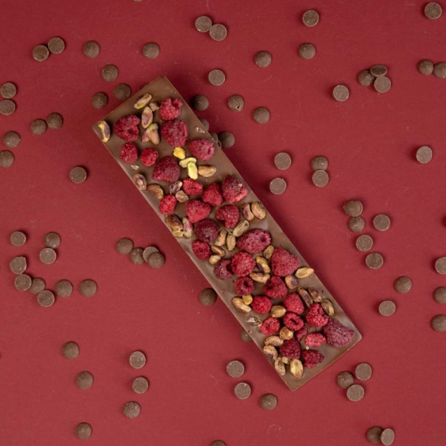 Czekolada mleczna malina pistacja