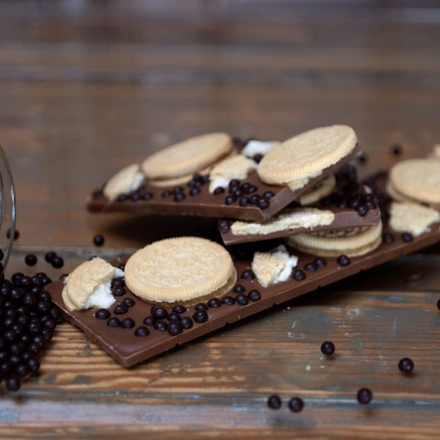 Czekolada mleczna z oreo jasnym